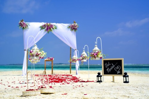 beach-bird-cages-wedding